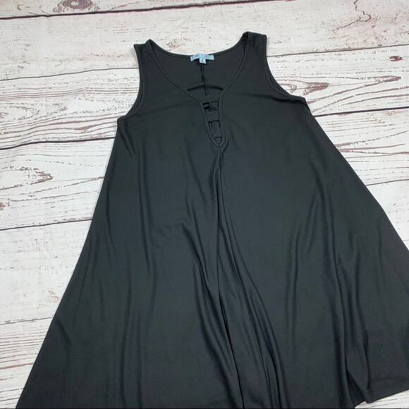 She and Sky black dress - Picture 2 of 6